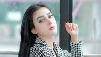 MODEL KALISA AULIA ASAL BANDUNG SEGERA RILIS HITS SINGLE "BABANG TAMVAN" 