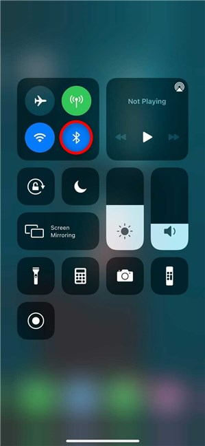 Hoe Bluetooth op de iPhone in te schakelen vanuit het Control Center