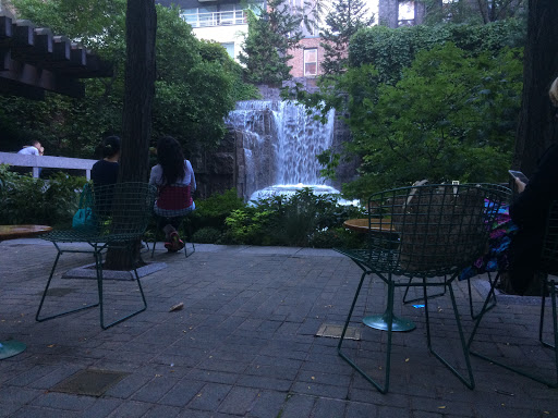 Park «Greenacre Park», reviews and photos, 217 E 51st St, New York, NY 10022, USA