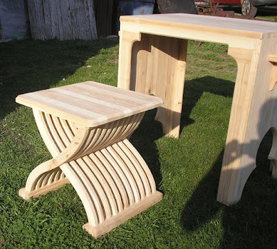 Stylizowane drewniane meble