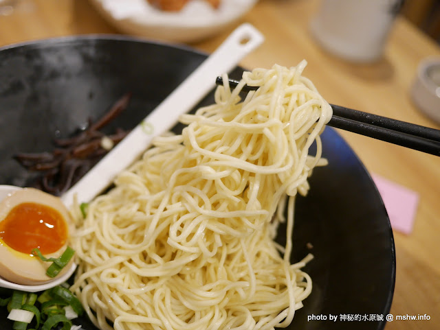 【食記】台中麵や輝(Teru) 麵屋輝@西區草悟道 : 來自大阪的魚介系醬油豚骨,拉麵湯泡飯還挺特別的呢!! 區域 午餐 台中市 居酒屋 拉麵 日式 晚餐 西區 酒類 飲食/食記/吃吃喝喝 麵食類 