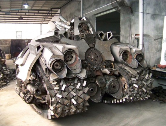 رجل صيني يبني دبابة يصل وزنها الي 5 اطنان Megatron-tank8-550x416