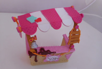 Brinquedo de plástico duro, sorveteria de mini bonecas Lalaloopsy - mede 8cm de altura; 9cm de largura ; 4,5cm de profundidade R$ 15,00