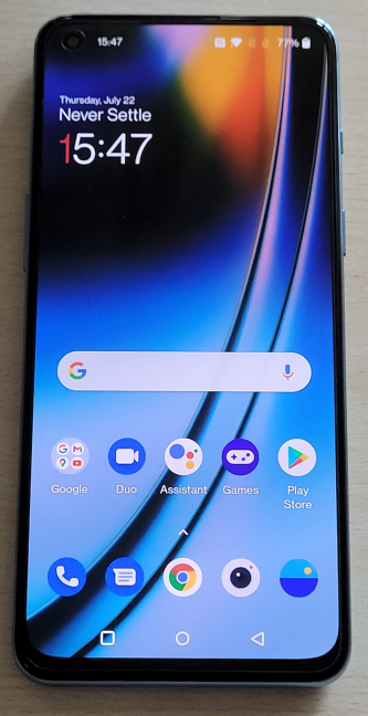 OnePlus Nord2 5G에는 AMOLED 디스플레이가 있습니다.