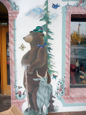 Cute Signs and Art in Leavenworth decorations