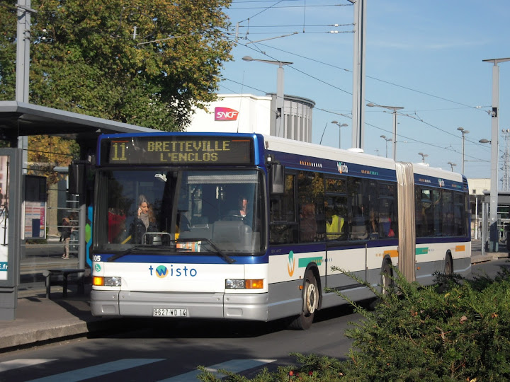 [Sujet unique] Photos actuelles des bus et trams Twisto - Page 12 RSCN4885