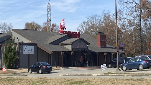 Alabama security officer, patron shot, 1 other dead outside of Sheffield restaurant