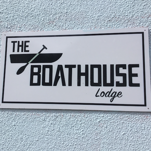 The Boathouse Lodge logo