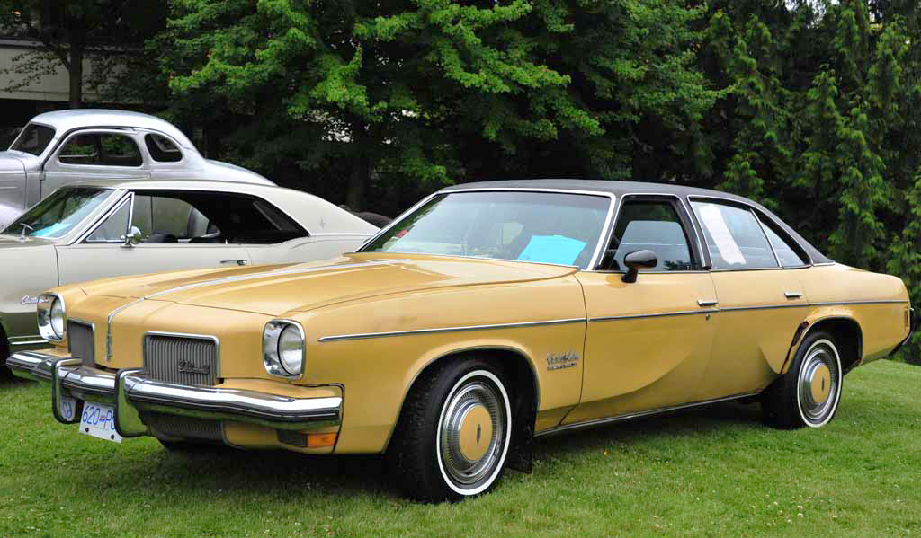 파일:external/www.classiccarstodayonline.com/1973-Oldsmobile-Cutlass-Salon-Peter-Laurence.jpg