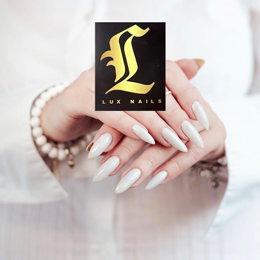 Lux Nails Spa logo