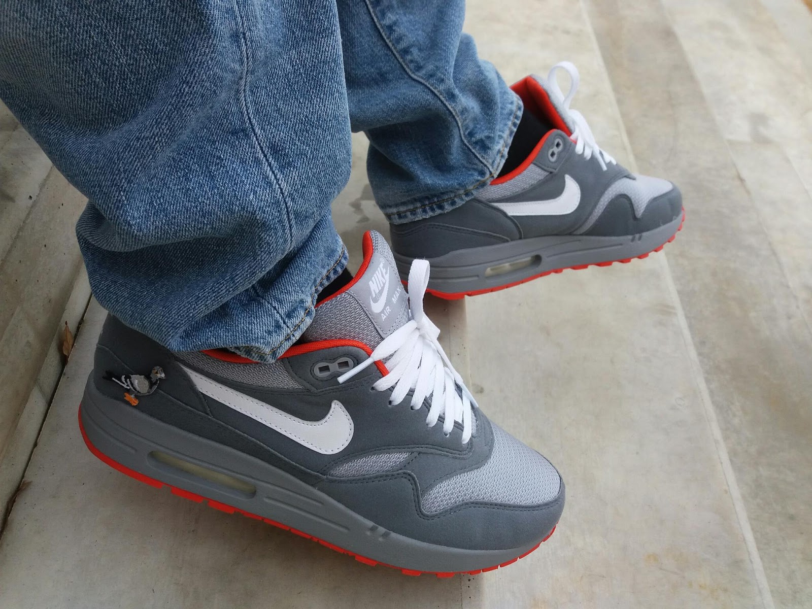 nike air max 1 id pigeon