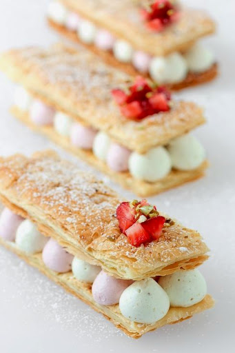trawberry mousse mille feuilles 