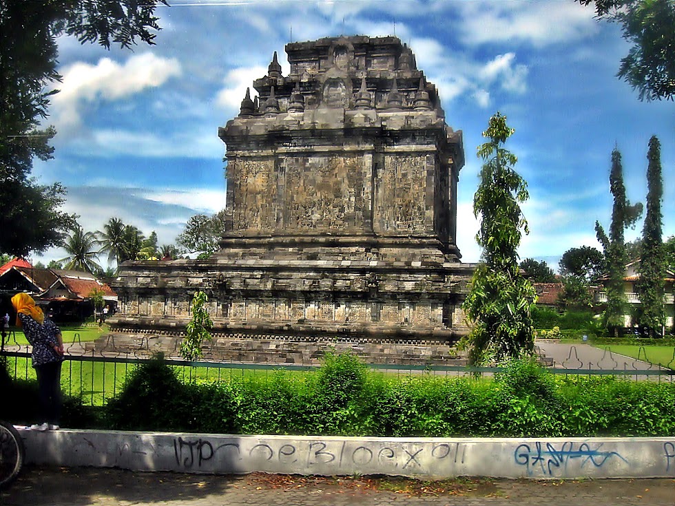 Candi Mendut / 10 Gambar Candi Mendut Magelang Harga Tiket ...