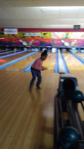 Bowling Alley «30 Strikes Bowling Center», reviews and photos, 501 S White Horse Pike, Stratford, NJ 08084, USA