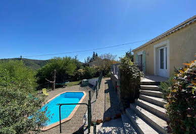 Maison avec piscine et terrasse 12