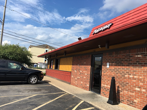 Pizza Restaurant «Pizza Hut», reviews and photos, 7721 Niagara Falls Blvd, Niagara Falls, NY 14304, USA