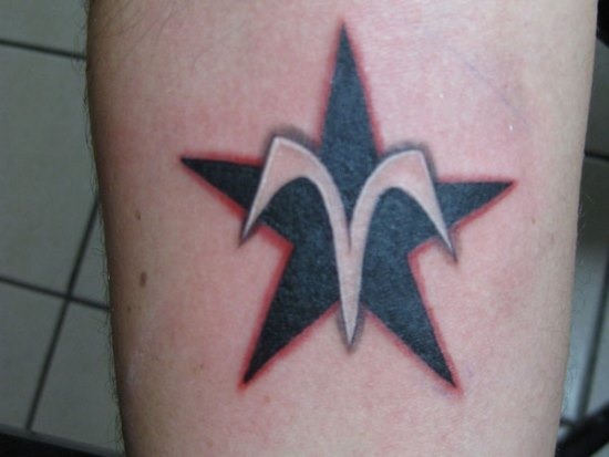 ries_e_tatuagem_de_estrela_para_homens
