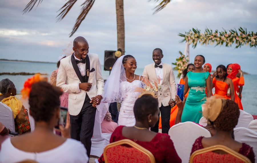 Fotógrafo de casamento Zingi Kambitro (xitu6rz). Foto de 3 de novembro 2022