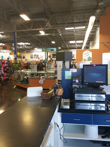 Thrift Store «Discover Goodwill Pueblo Retail Center», reviews and photos