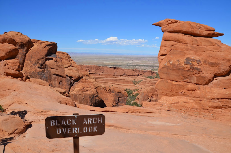 black arch