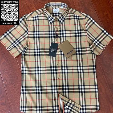 Áo sơ mi nam Burberry màu vàng viền đỏ ở ngực, tay ngắn kẻ sọc caro đen ghi trắng cao cấp