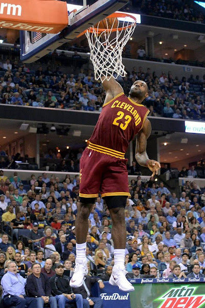 The King Debuts His First LeBron 13 PE of the 201516 NBA Season