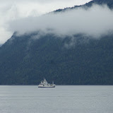 De veerboot op het Innvjik-fjord.