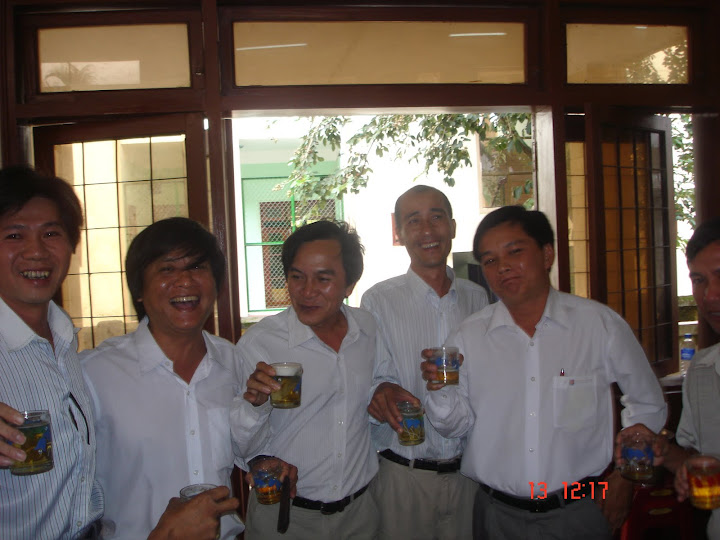 Chào mừng Ngày nhà giáo Việt Nam 20/11 2010 - Page 3 DSC00045