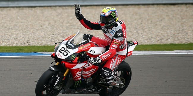 bsb-2015-tt-assen-race1-brookes.jpg