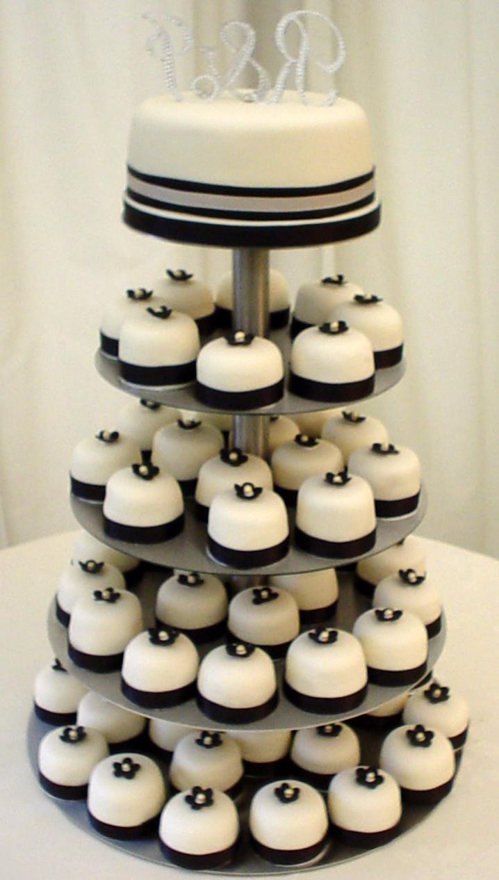 mini wedding cakes