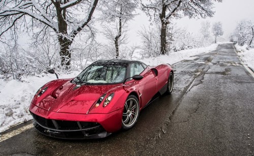 HuayraPagani8660x013481430128774jp