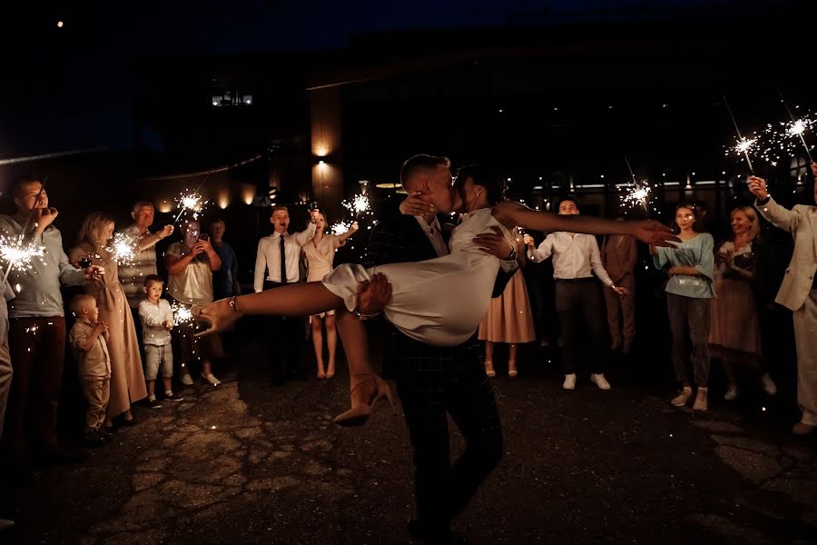 Fotógrafo de casamento Denis Andreev (fartovyi). Foto de 5 de dezembro 2021