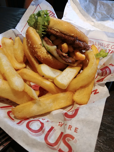 Hamburger Restaurant «Red Robin Gourmet Burgers», reviews and photos, 9434 Civic Centre Blvd, West Chester Township, OH 45069, USA