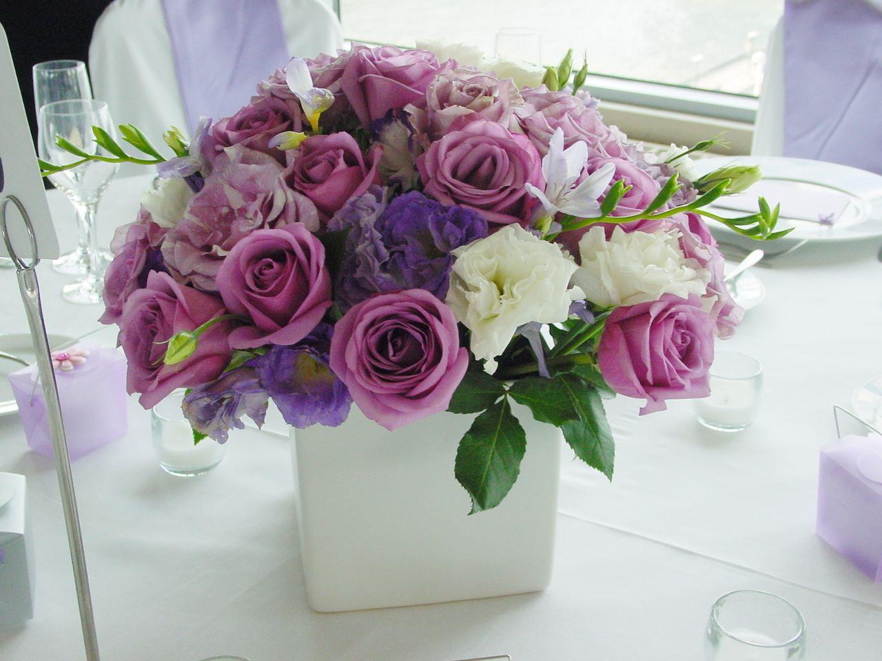 Floral arrangement for wedding