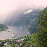 Uitzicht op Geiranger en de Geiranger-fjord.