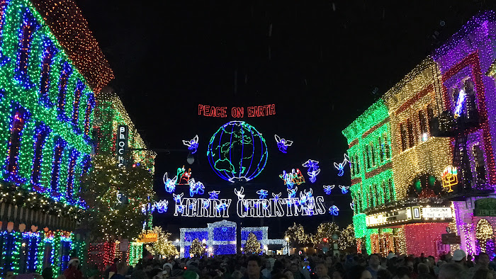 Osborne Family Spectacle of Dancing Lights Closing night video