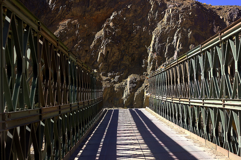 #Ladakh #Travelbloggerindia #Travelblog #ladakhtravelblog #ladakhtourism #solofemaletravelinginladakh #pangongtsolake