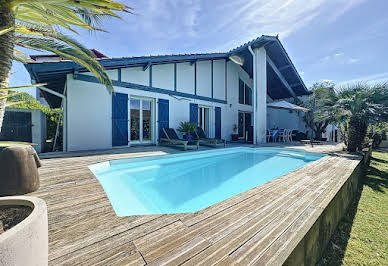 House with pool and terrace 2