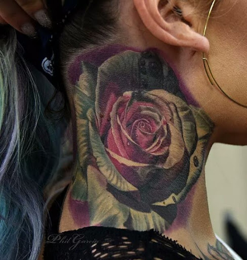 Bela flor tatuagem ideias para as mulheres no Pescoco