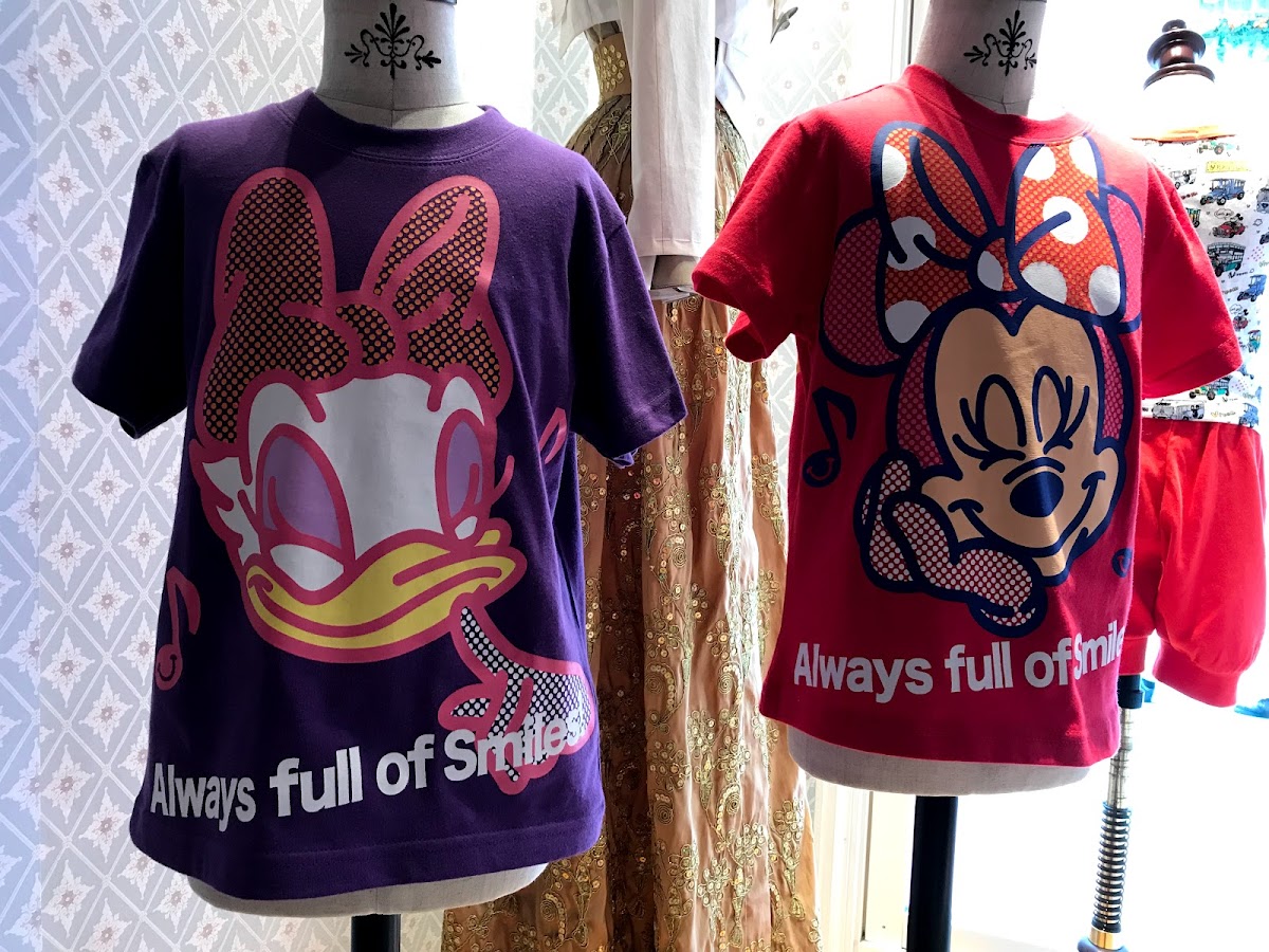 19年tシャツ ディズニーランドで人気のtシャツが買いたい キャラクターや総柄と豊富な品揃え 値段 売り場はどこ ひなママさんのどっちにすすむ