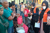 BAZNAS Bone Serahkan Bantuan Kepada 13 Pemilik Rumah Korban Kebakaran