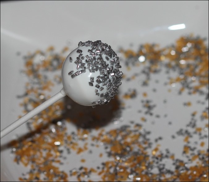 Silvester New Year Cake Pops Oreo Glitzer Gold Silber Weiß 12 Silvester New Year Cake Pops Oreo Glitzer Gold Silber Weiß 12