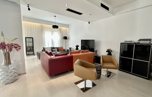 Contemporary apartment with terrace 5