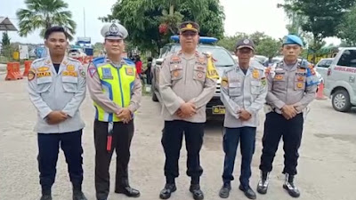 Polsek Sungsang Bersama Forkopimda Selaluh Beri Himbauan para Pemudik Keluar Masuk Pelabuhan Tanjung Api 