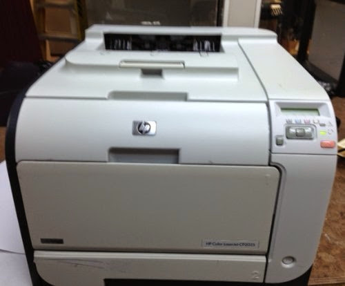  HP Color LaserJet CP2025 Printer