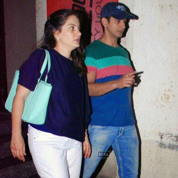 Sharman Joshi goes for a movie date with his wife Prerna in Mumbai.(Pic: Viral Bhayani)