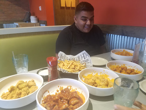 Restaurant «Buffalo Wings & Rings», reviews and photos, 9651 McPherson Rd, Laredo, TX 78045, USA