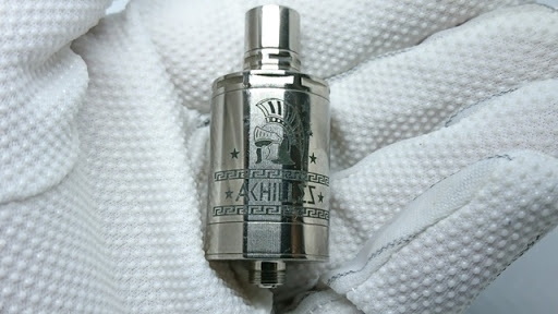 DSC 6446 thumb%255B2%255D - 【RDA】「ACHILLES II RDA by Titanium MODS」（アキレス2RDA)エングレービング付モデルレビュー！フルチタンボディで軽量、英雄アキレスの掘りが所有欲を満たしてくれるフレーバーチェイサー御用達モデル！【ドリッパー/フレーバー/電子タバコ】