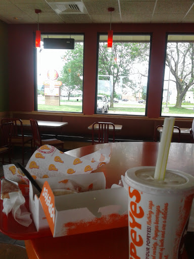 Chicken Restaurant «Popeyes Louisiana Kitchen», reviews and photos, 33900 Van Dyke, Sterling Heights, MI 48312, USA