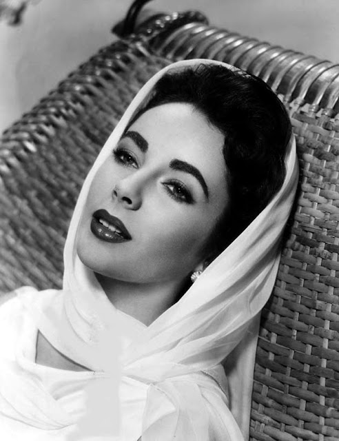 Elizabeth-Taylor-classic-movies-9448697-840-1092.jpg